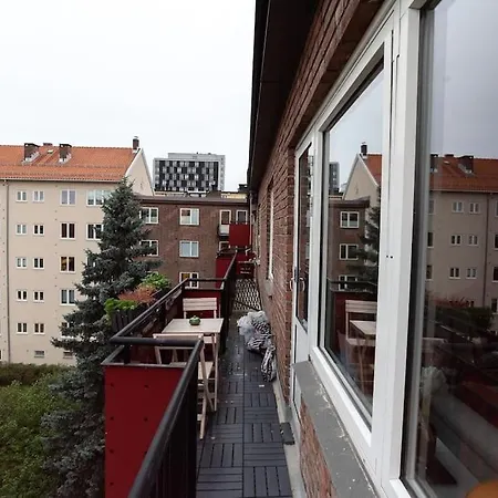 Modern In Prime Location - Professional Host - Fully Equipped Apartment